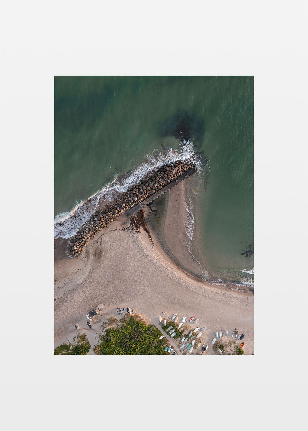 Tisvildeleje mole plakat – Dronefoto af strand og hav