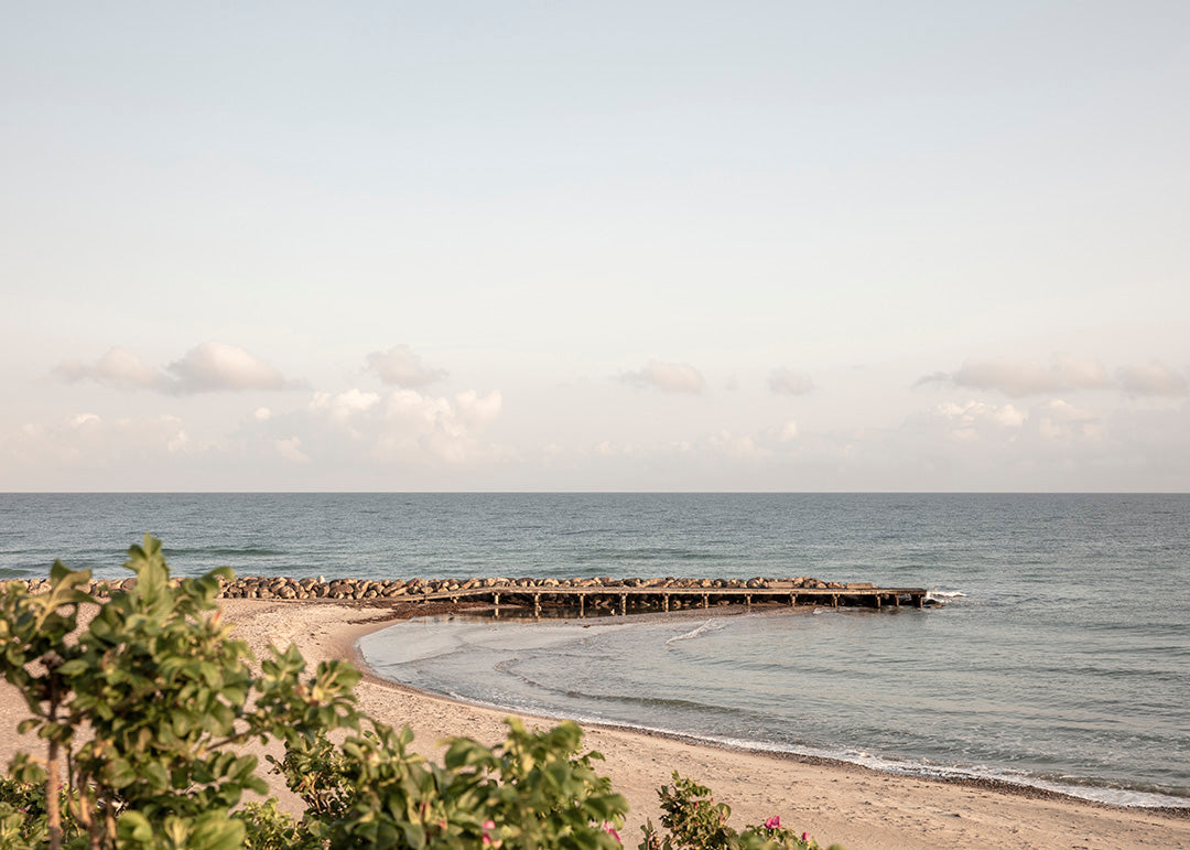 Foto Factory | Tisvildeleje plakat – Mole og strand i morgenlys