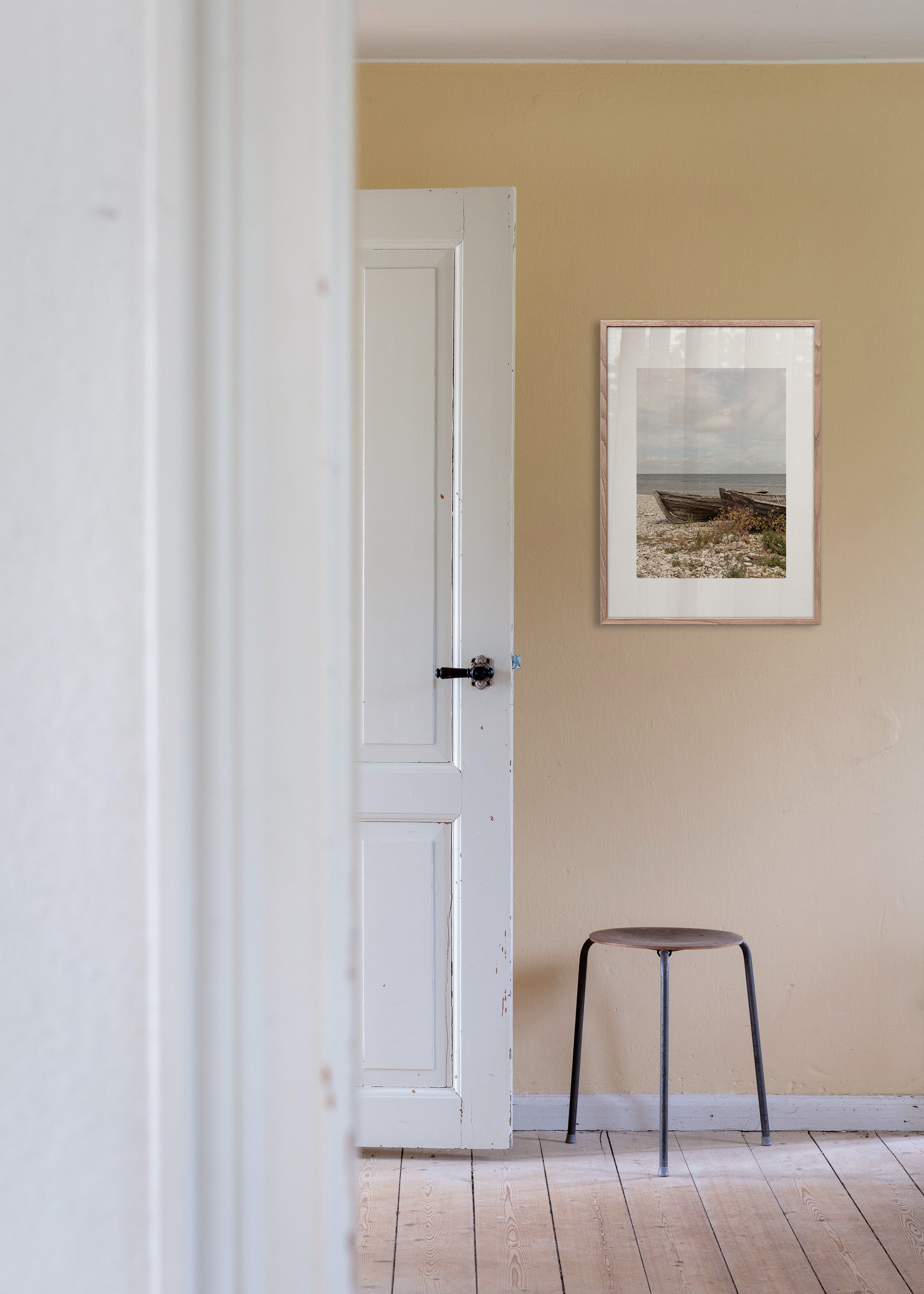 Fotografisk plakat af både ved Helgumannen fiskeläge, Fårö, Gotland, Sverige – Foto Factory
