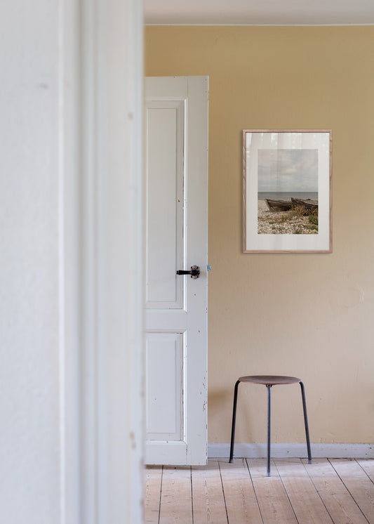 Fotografisk plakat af både ved Helgumannen fiskeläge, Fårö, Gotland, Sverige – Foto Factory